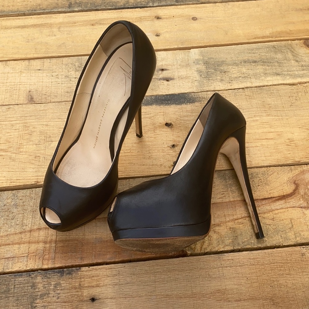 EUC Giuseppe Zanotti Vero Cuoio Black Leather Shoes Stiletto Heels